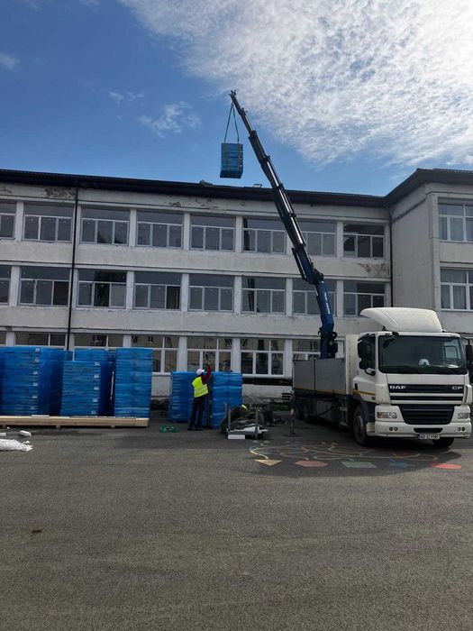 Inchiriez camion cu MACARA Volvo și Iveco