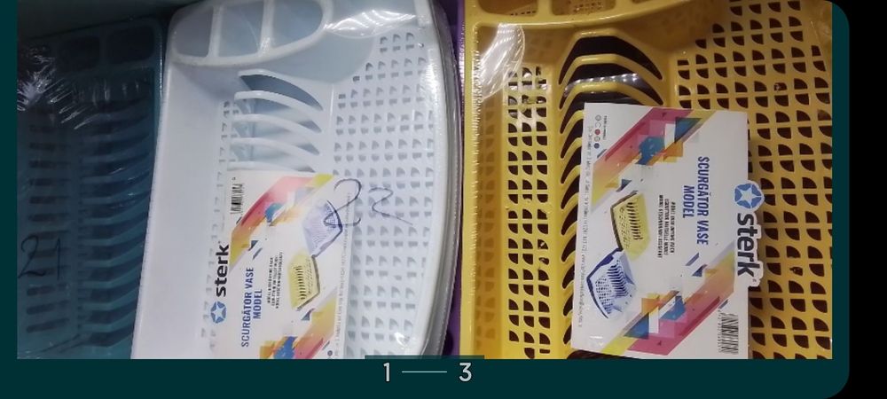 Uscătoare vase plastic simplu 20 lei, etajat plastic50, inox 75.