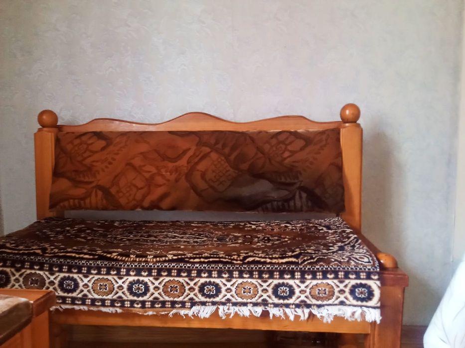 Продам диванчики(угловой)