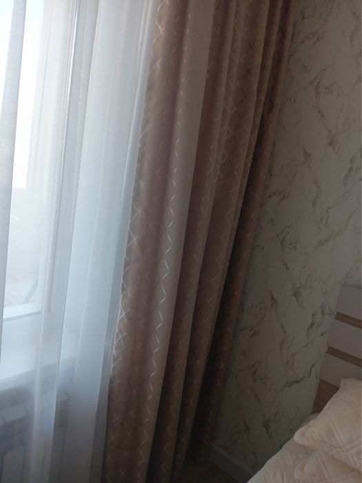 Красивые шторы и тюль  БУ
