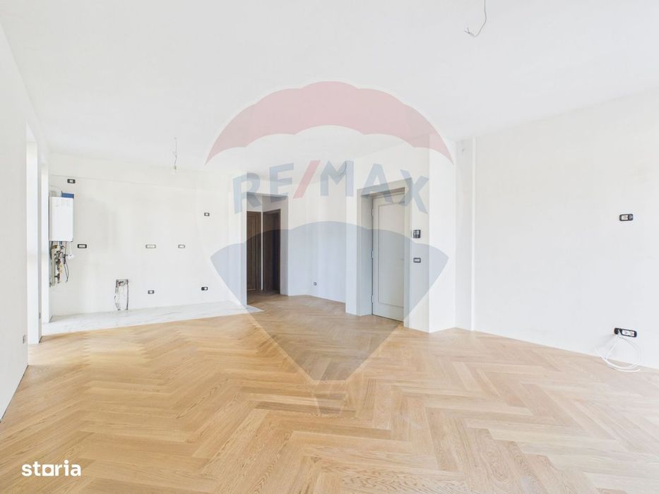 Apartament parter cu 3 camere, curte proprie in inima padurii - Sinaia