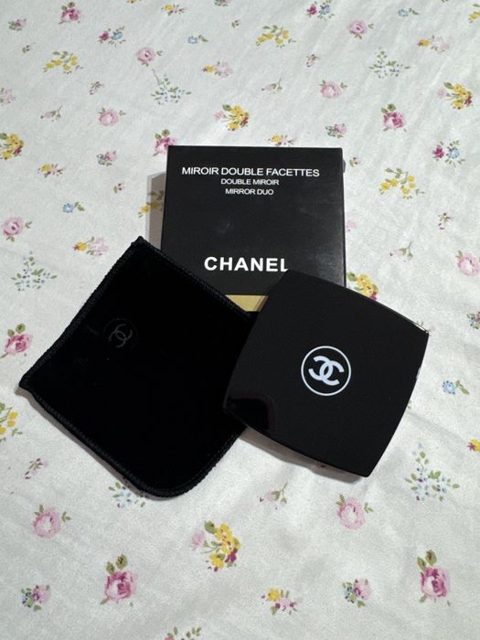 Oglinda Chanel Miroir Double Facettes