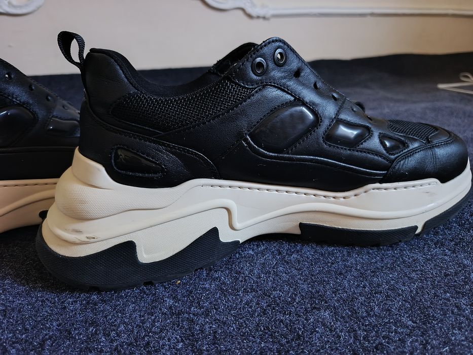 Продам кроссовки Trendiano 43