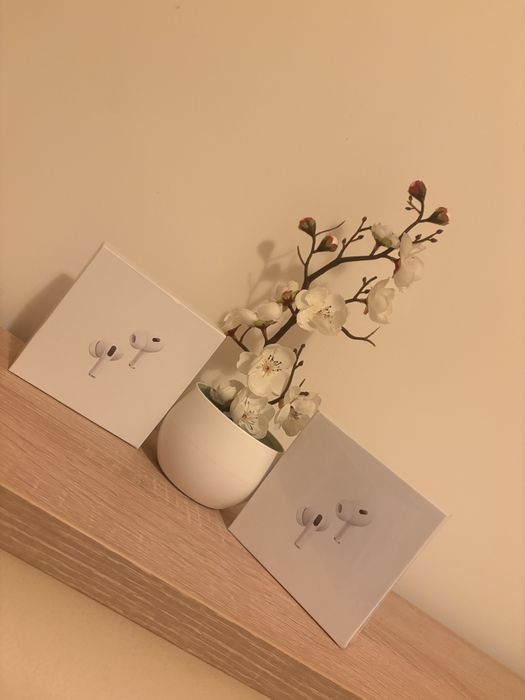 AirPods Pro 2 sigilate cu anc