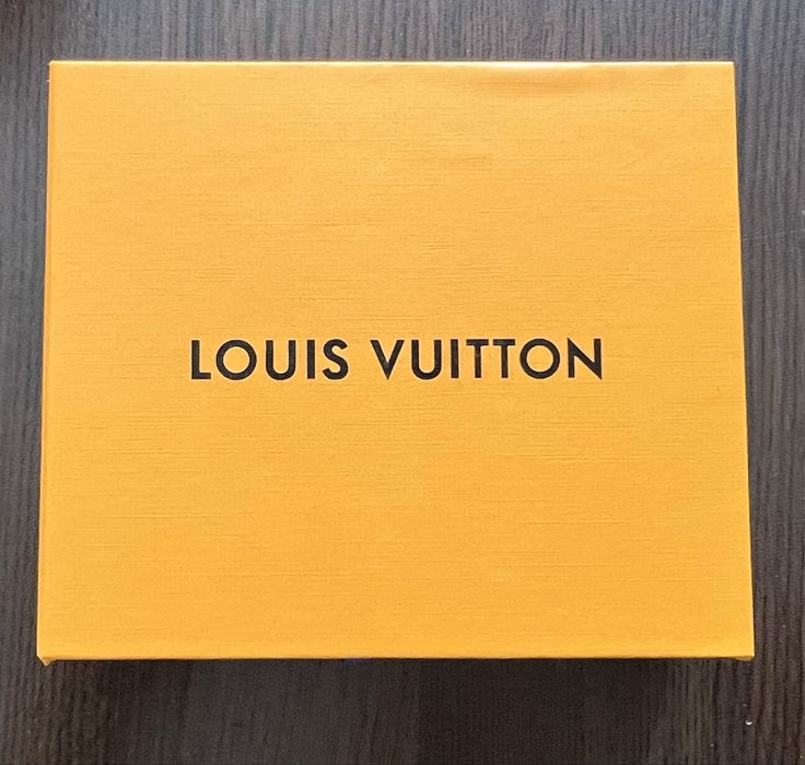 Louis Vuitton портфейл