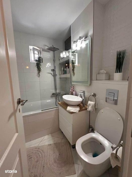 De vanzare apartament cu 3 camere, 2 balcoane, renovat, zona Pascal