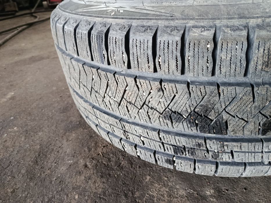 Продам комплект диск с зимние резиной