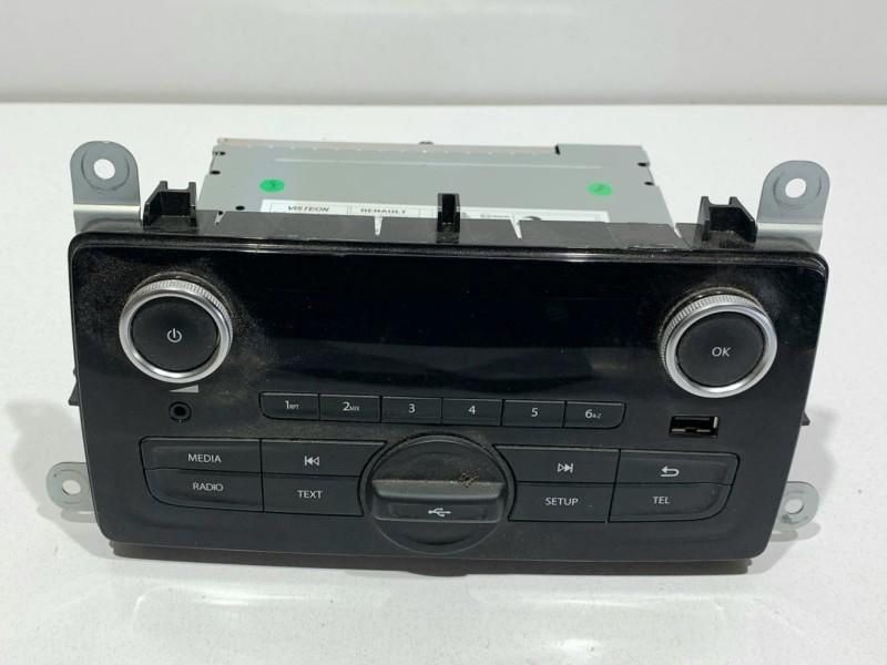 CD Player auto Renault Clio 4 facelift 281152401R Berlina