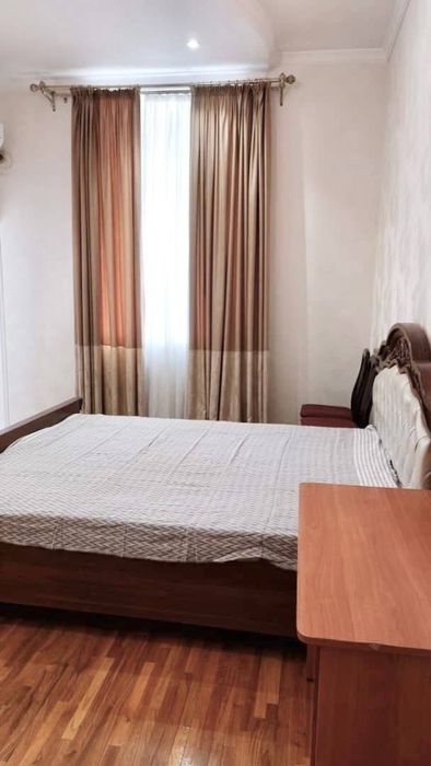 Сдается в аренду 3 ком. квартира 130 м.кв метро Ойбек