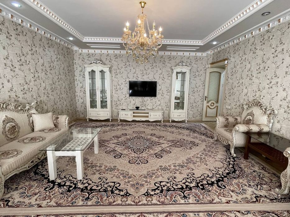 Аренда МАРКАЗ 15 Жангох  3 комнатная 180 квадрат