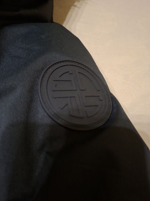 Мъжко зимно яке с качулка.