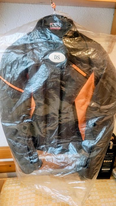 Дамско Мото яке .