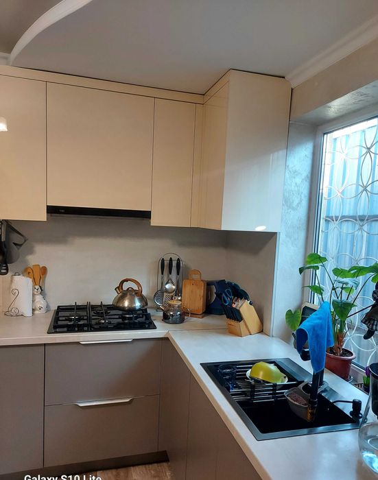 Продам кухню с техникой