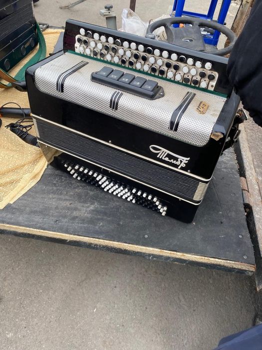 Продам баян Тембр