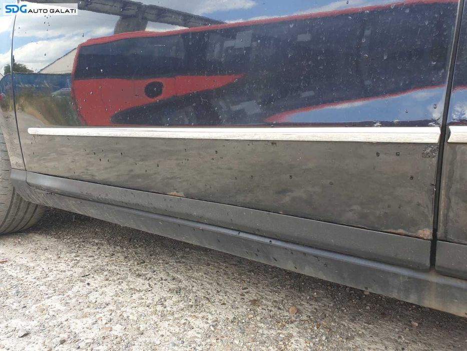 Bandou Ornament Crom de pe Usa Portiera Stanga Fata Volkswagen Passat B6 2005 - 2010