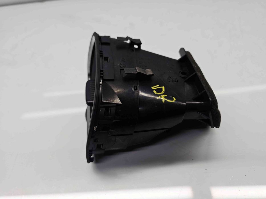 Grila aerisire dreapta Volkswagen Golf 6 (5K1) [Fabr 2009-2013] 5K081