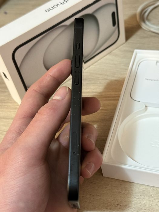iPhone 15 – 256GB – Отлично състояние – Всичко налично