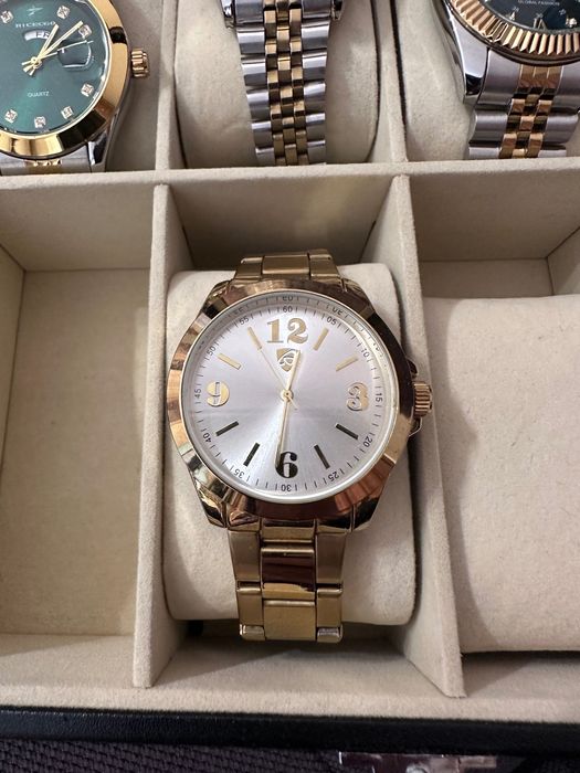 Мъжки часовници с кутия