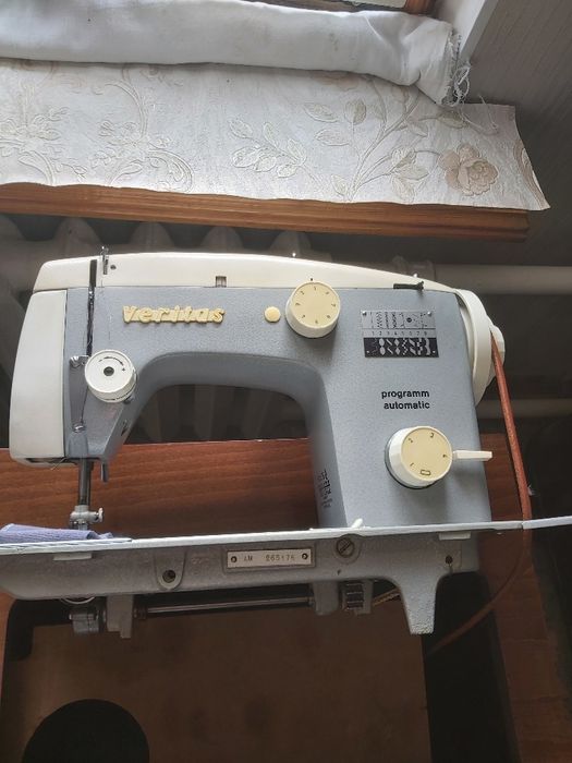 Швейная машинка и оверлок