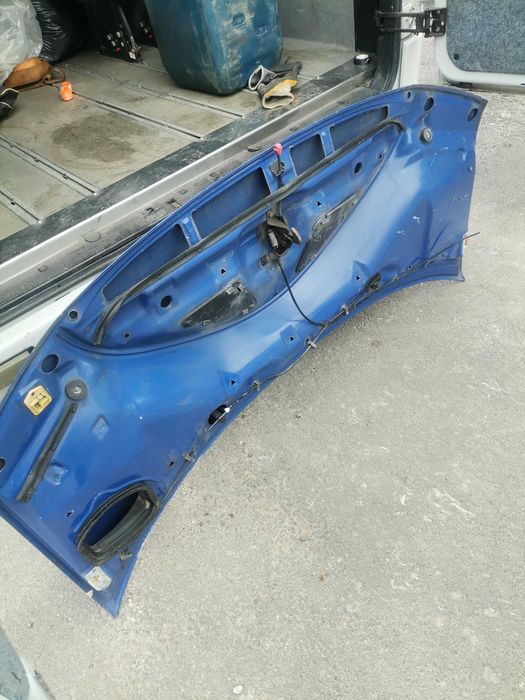 Части за VW t4. Брня фарове и др.