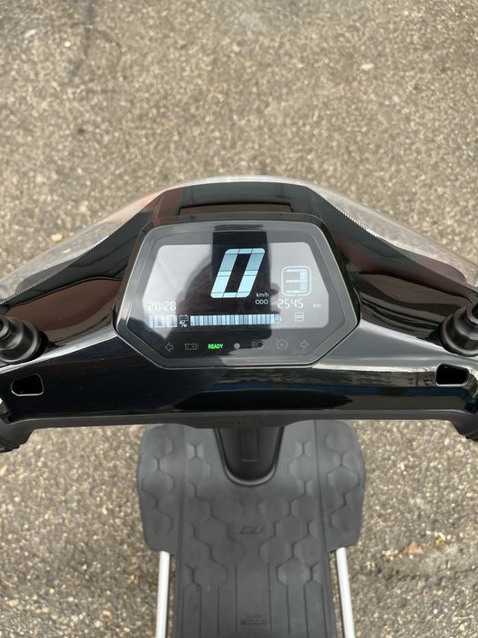 Scuter electric Super Soco Cux Full Led Alarma Impecabil ca nou