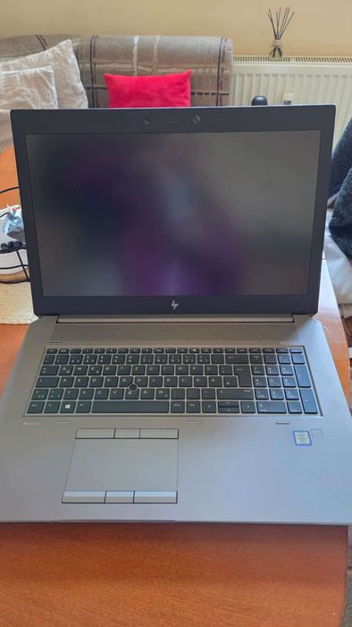 Мобилма станция HP zbook 17