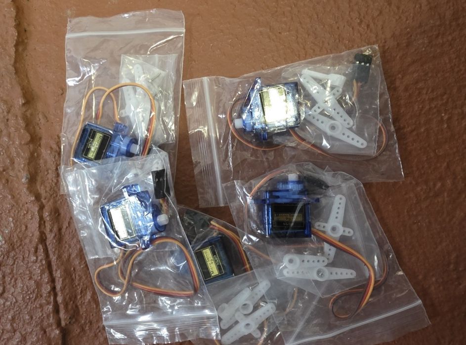 Servo mic 9g 180 grade nou/ second