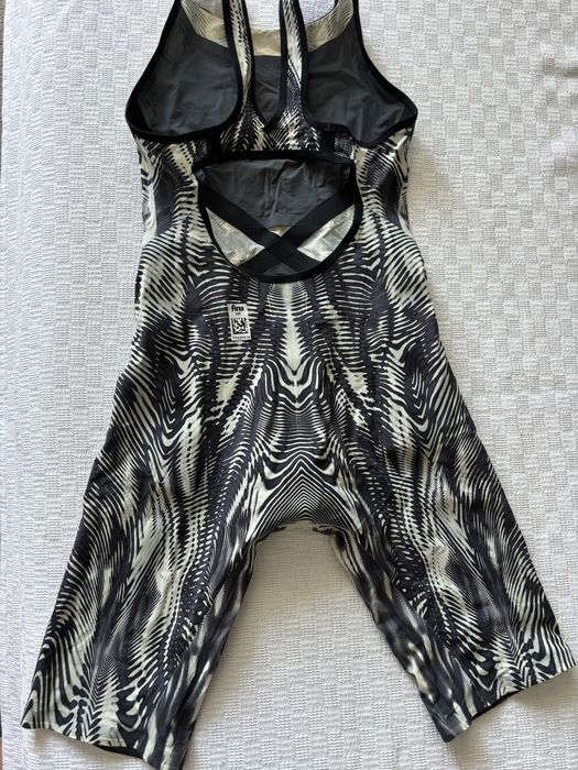 Costum tehnic Tyr Venzo - Alb si Gri