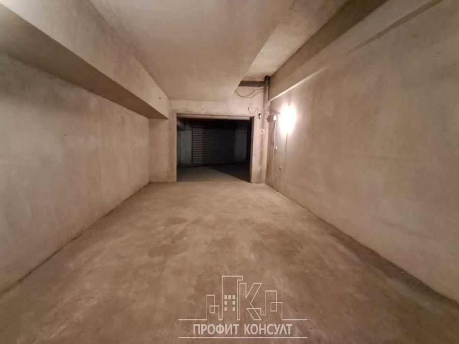 Дава се под наем Гараж / Паркомясто в Велико Търново, Център - 26 кв.м за 79.56 € - Снимка #2