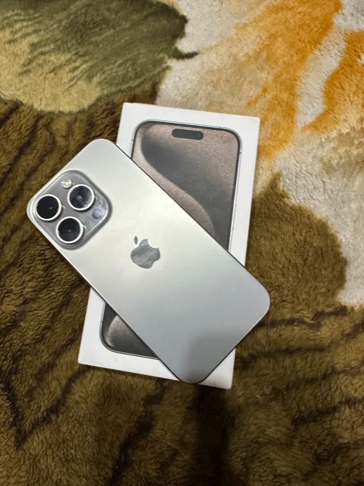 Iphone 15 pro Natural Titanium