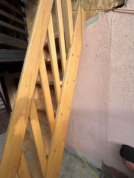 Scara interior lemn masiv