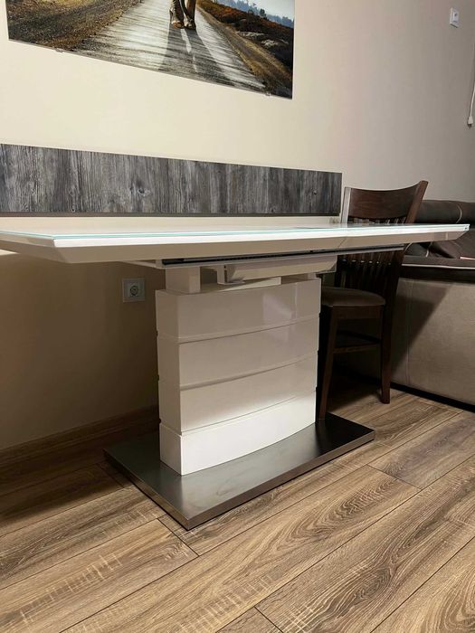 Трапезна Маса Лукс