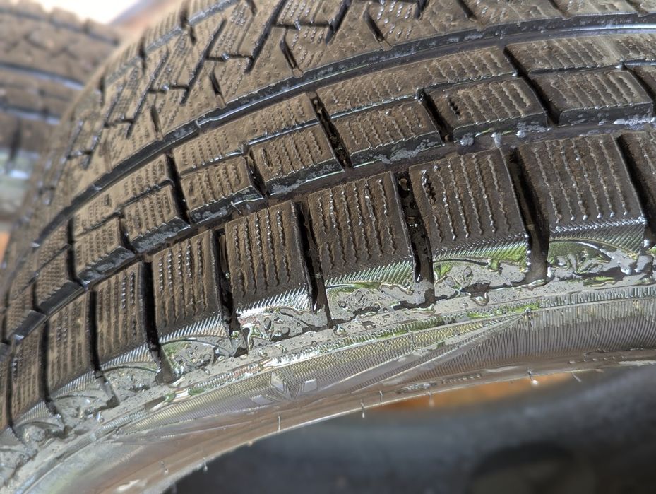 Шины зимние 245/45 R18