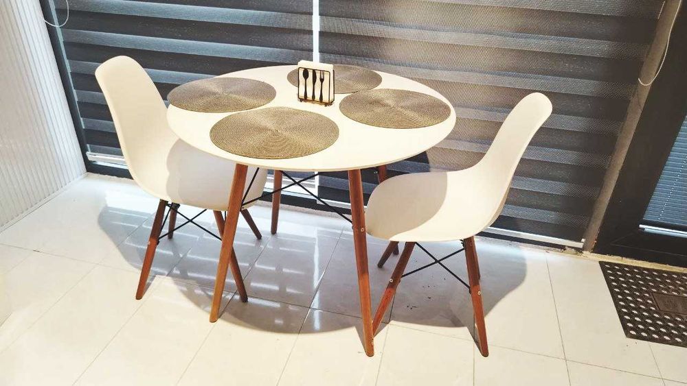 Продаю стол стулья лофт