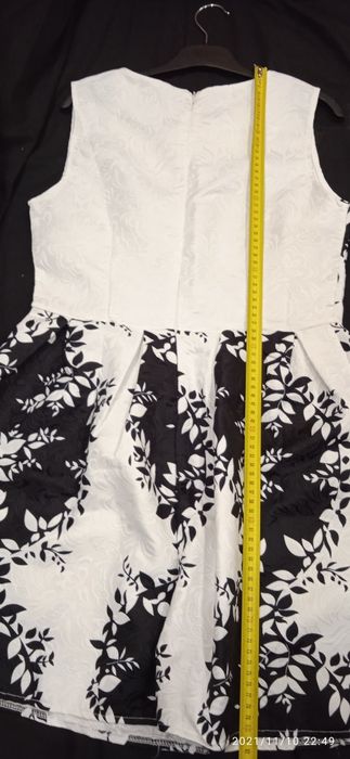 Официална рокля за девойки около 11-12 години