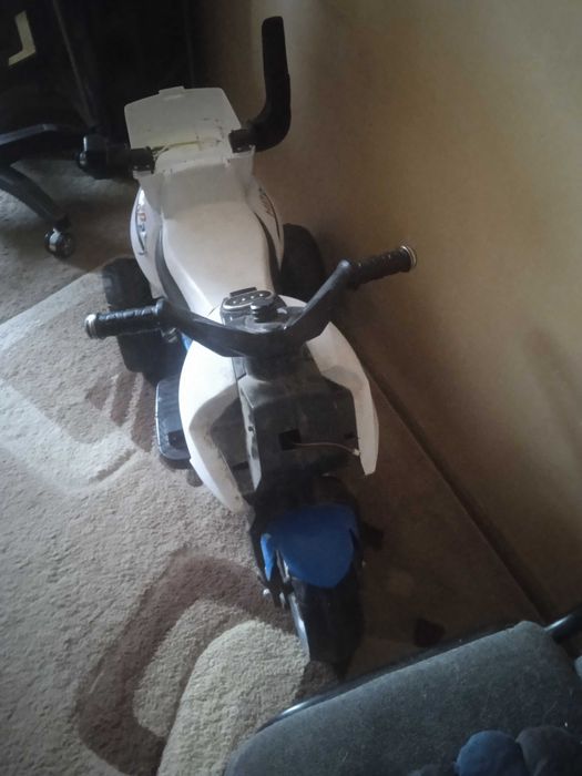 Электронная детская машина