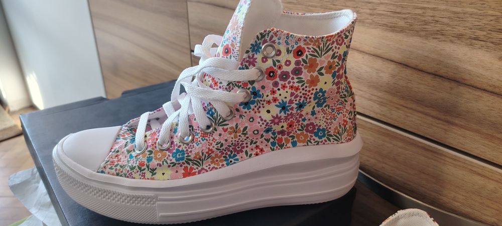 Converse 24,5см.Чисто нови