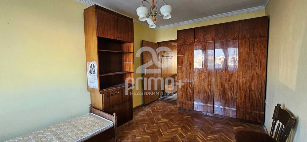 Апартамент с възможност за три спални