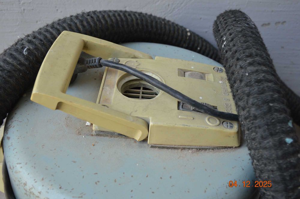 o'zbek tilini bilmayman - старый пылесос для побелки  (краскопульта)