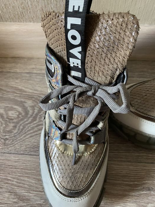 Кроссовки демисезонка