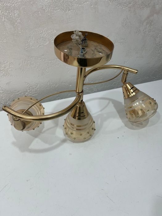 Люстры комнатные