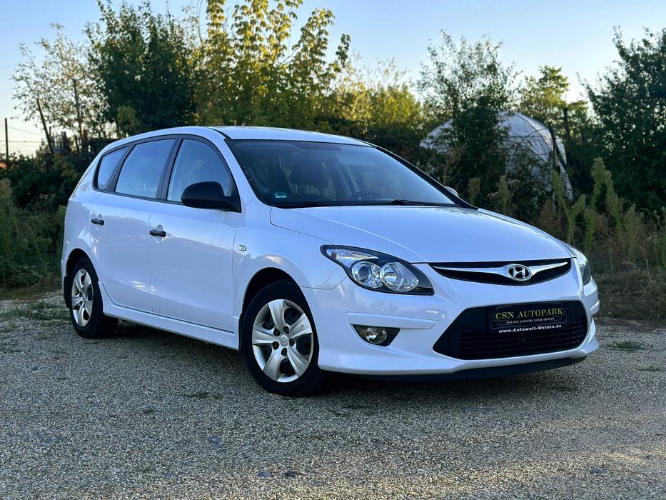 Hyundai i30 1.6 CRDI • 2011 • Diesel • 115 CP • Euro 5 • Rate fixe • Garanție • Livrare Gratuită