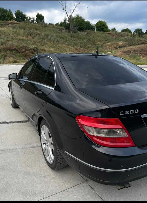 MERCEDES BENZ  C200 SCHIMB CU 4X4  de preferat   Jeep Renegade