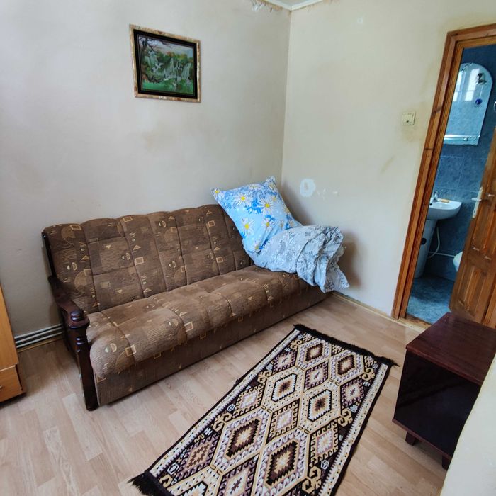 Apartament 2 camere centru Harlau, et. intermediar, mobilat