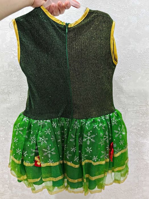 Продам новогоднее платье на 2-3 года