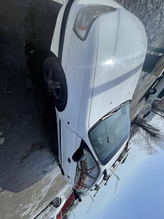 Продам тайота карина е