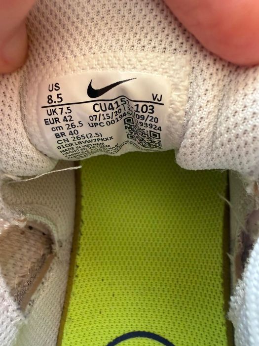 Маратонки NIKE 42