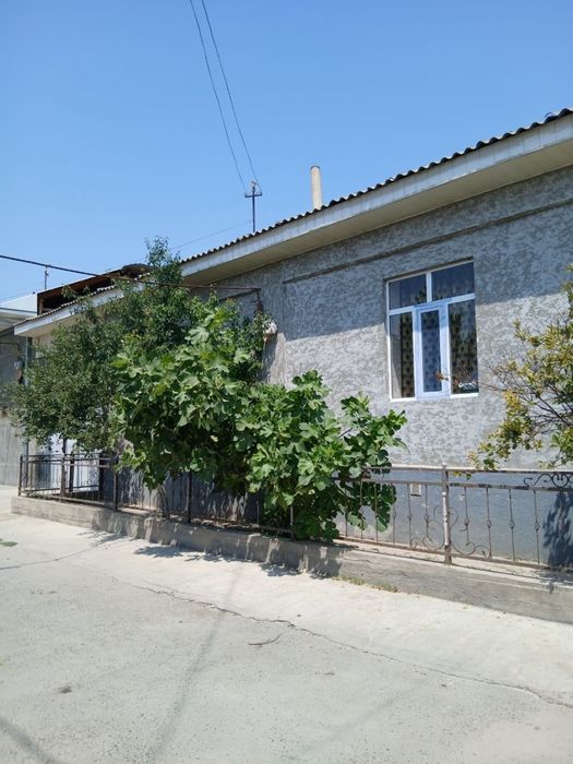 uy sotiladi 4 sotix 3xona yashashga tayyor gaz svet suvdan muamo yoq