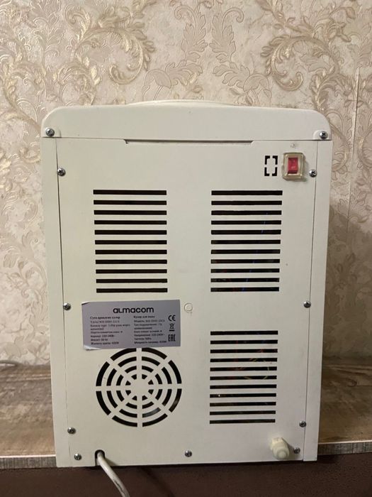 Кулер для воды в хорошем состоянии