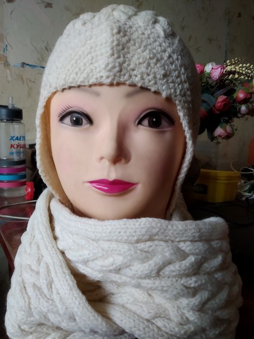 Теплая шапка продается
